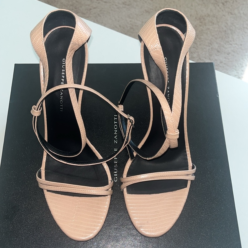 š¤GUISEPPE ZANOTTI worn but priced greatly tetra size 39 - Picture 3 of 6